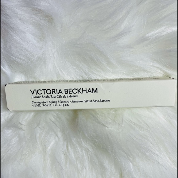 Victoria Beckham Lifting Mascara - Picture 2 of 3